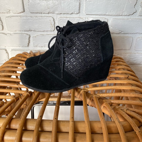 Toms‎ Black Suede Wedge Lace Bootie 6.5 - Picture 1 of 9